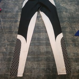 Women's leggings. Stretchy polyester.
